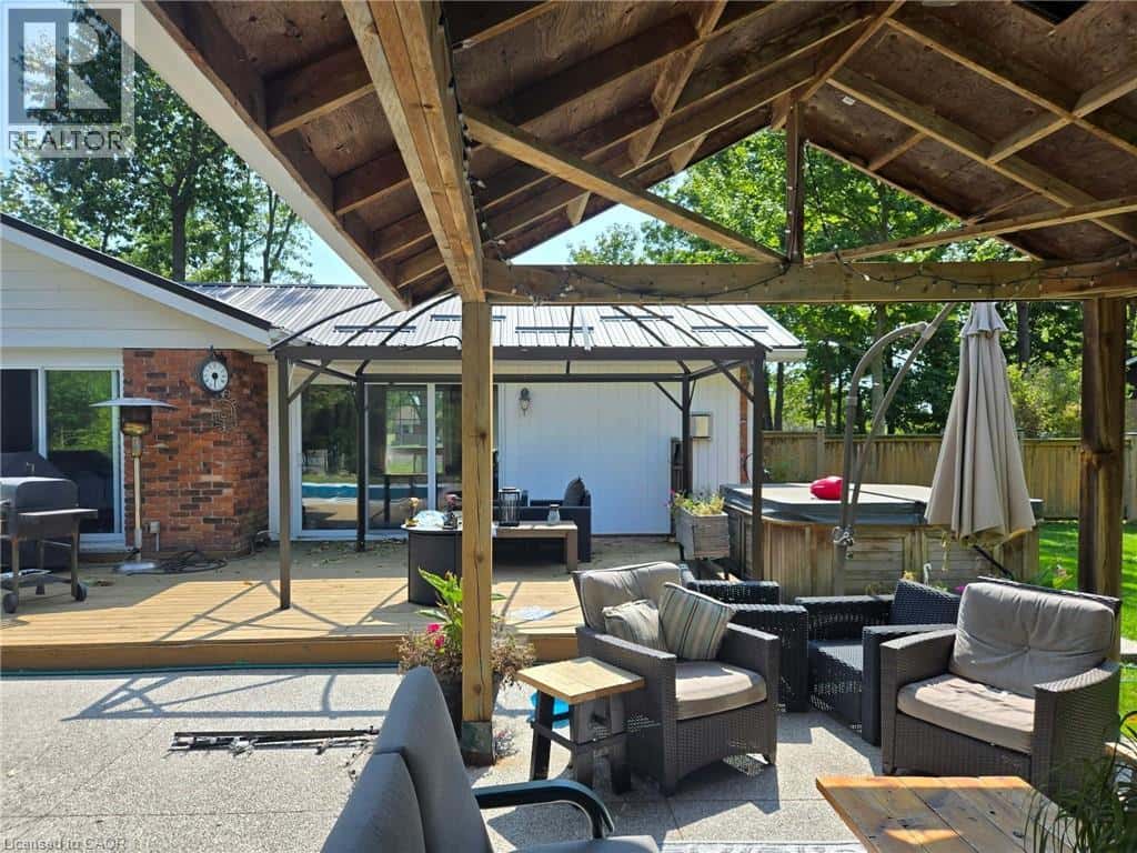 Dunnville — Dunnville - Photo 2 of 49