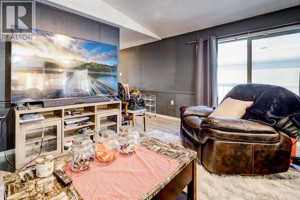 308 Station Boulevard — Coaldale, Alberta - Photo 5 of 18