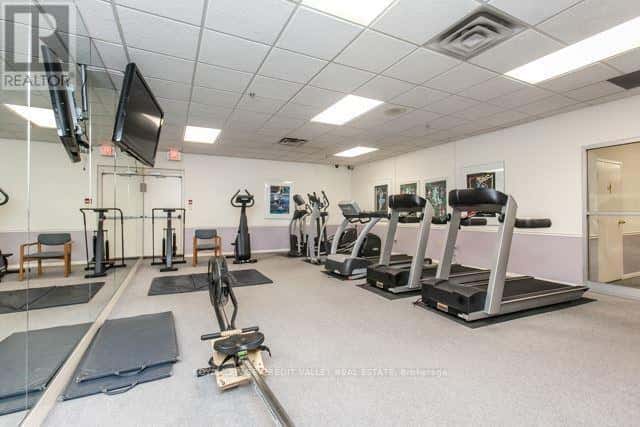 704 - 1270 MAPLE CROSSING BOULEVARD — Burlington (Brant), Ontario - Photo 2 of 56