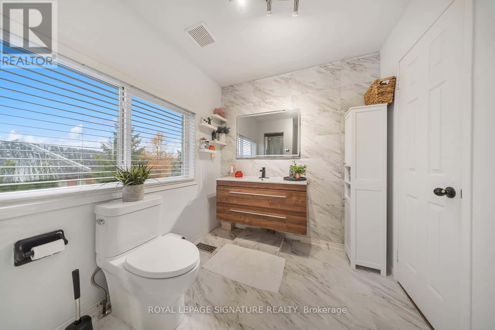 Brampton (Brampton West) — Brampton (Brampton West) - Photo 4 of 31