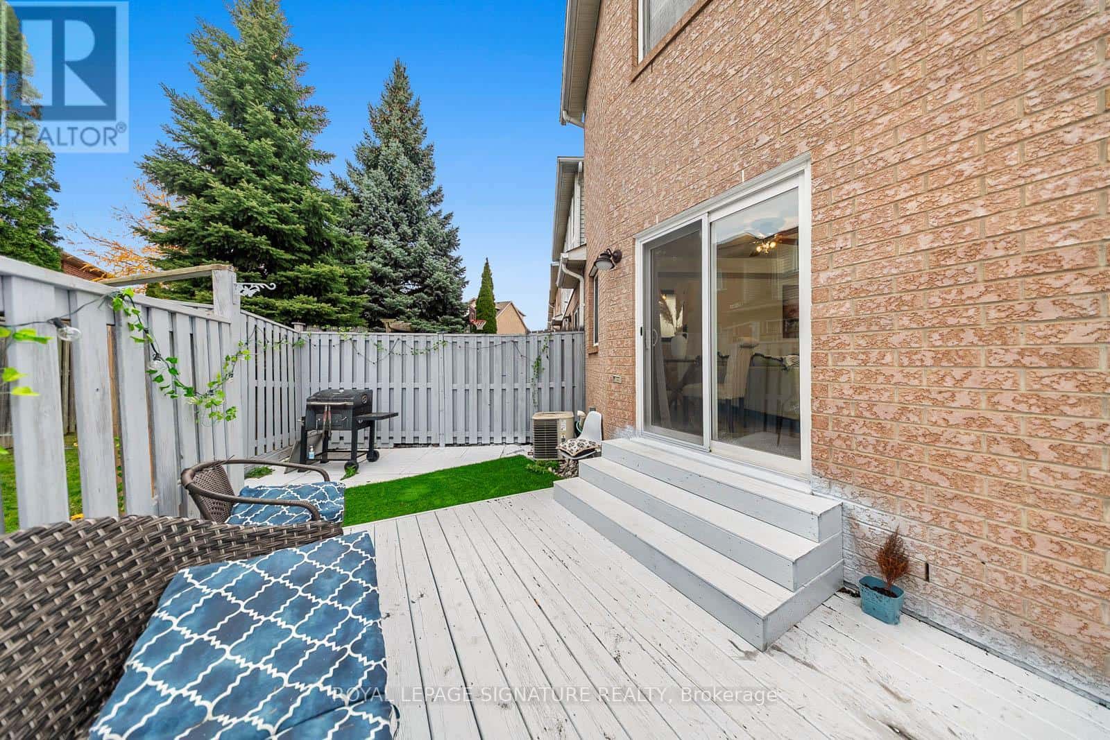 Brampton (Brampton West) — Brampton (Brampton West) - Photo 2 of 31