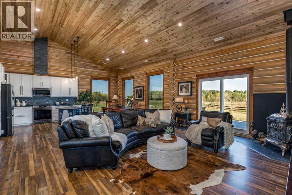 32101 Range Road 50 — Rural Mountain View County, Alberta - Photo 4 of 50