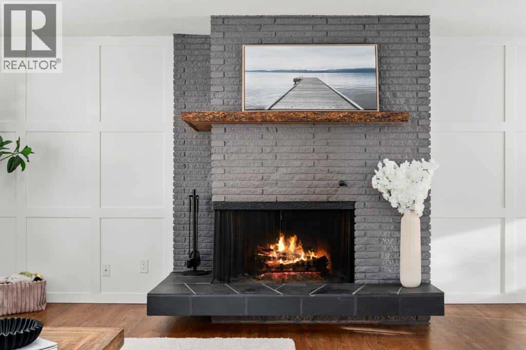 3251 Bearspaw Drive NW — Calgary, Alberta - Photo 4 of 44