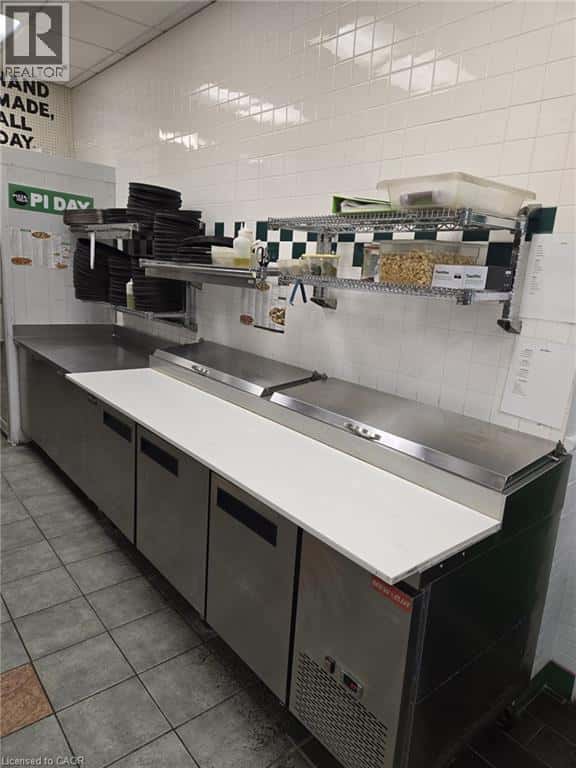 Oakville — Oakville - Photo 3 of 17