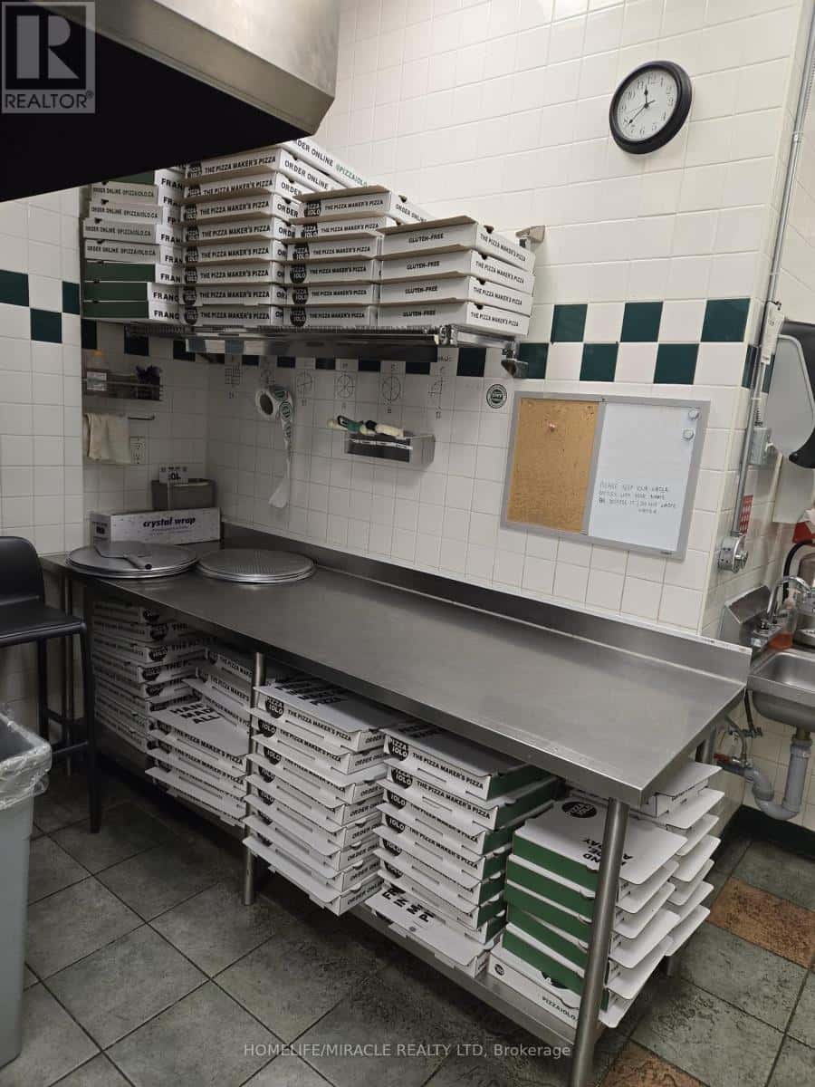 Oakville (WC Wedgewood Creek) — Oakville (WC Wedgewood Creek) - Photo 3 of 17