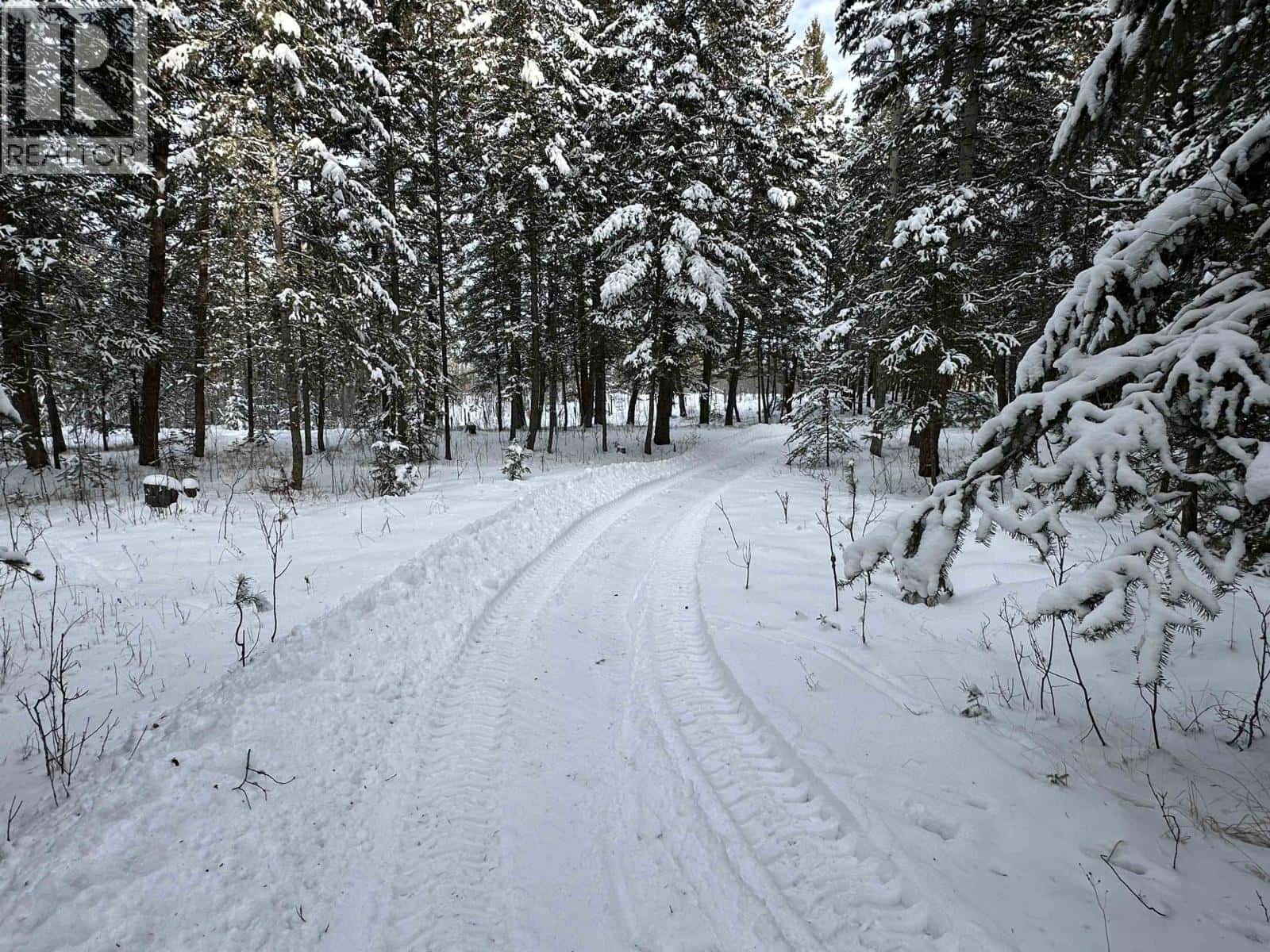6159 LONE BUTTE-HORSE LAKE ROAD — Lone Butte, British Columbia - Photo 3 of 68