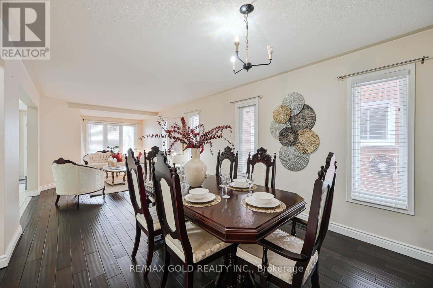 30 FOXTAIL ROAD — Brampton (Sandringham-Wellington), Ontario - Photo 5 of 41