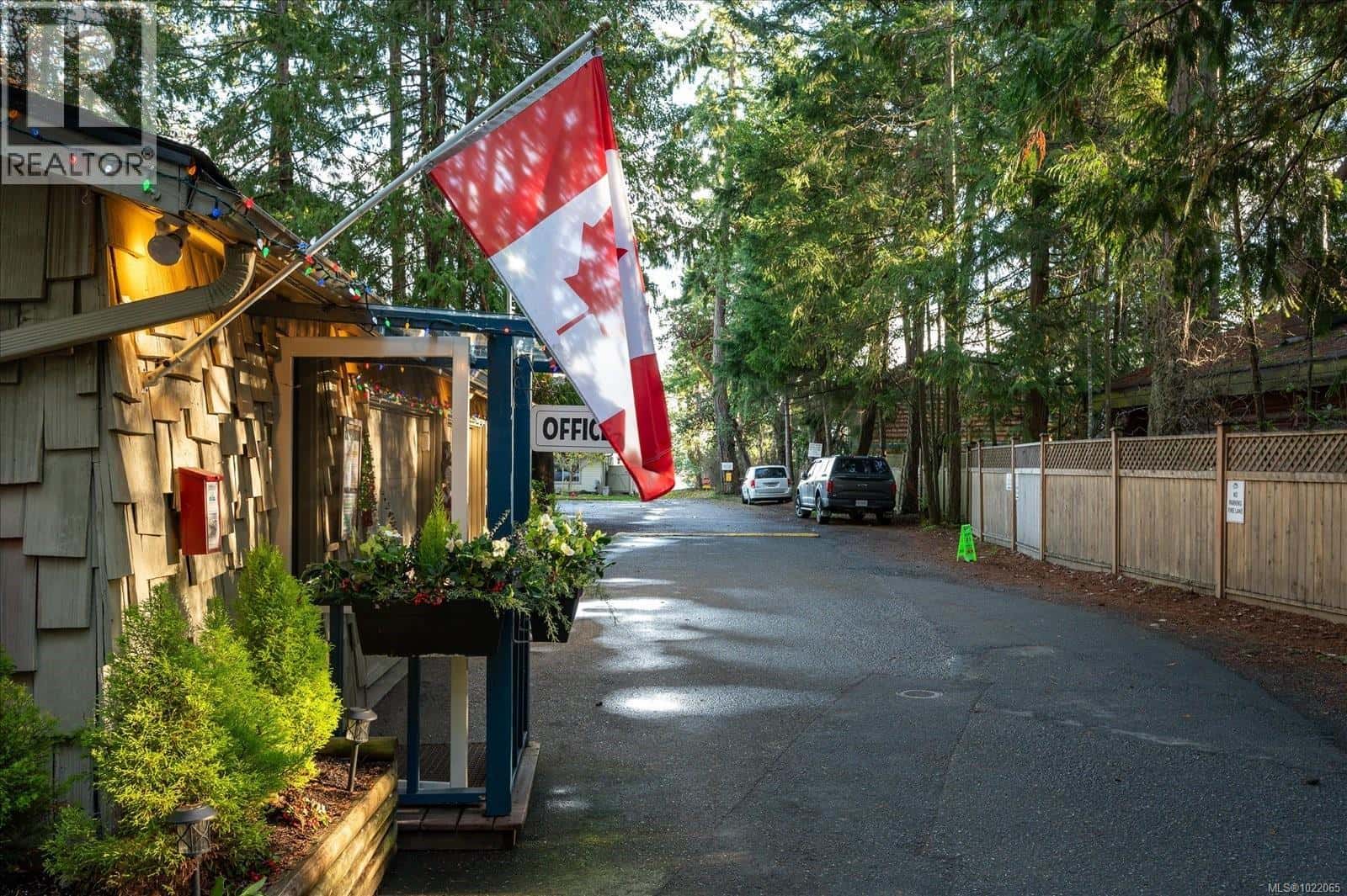 Parksville — Parksville - Photo 4 of 38