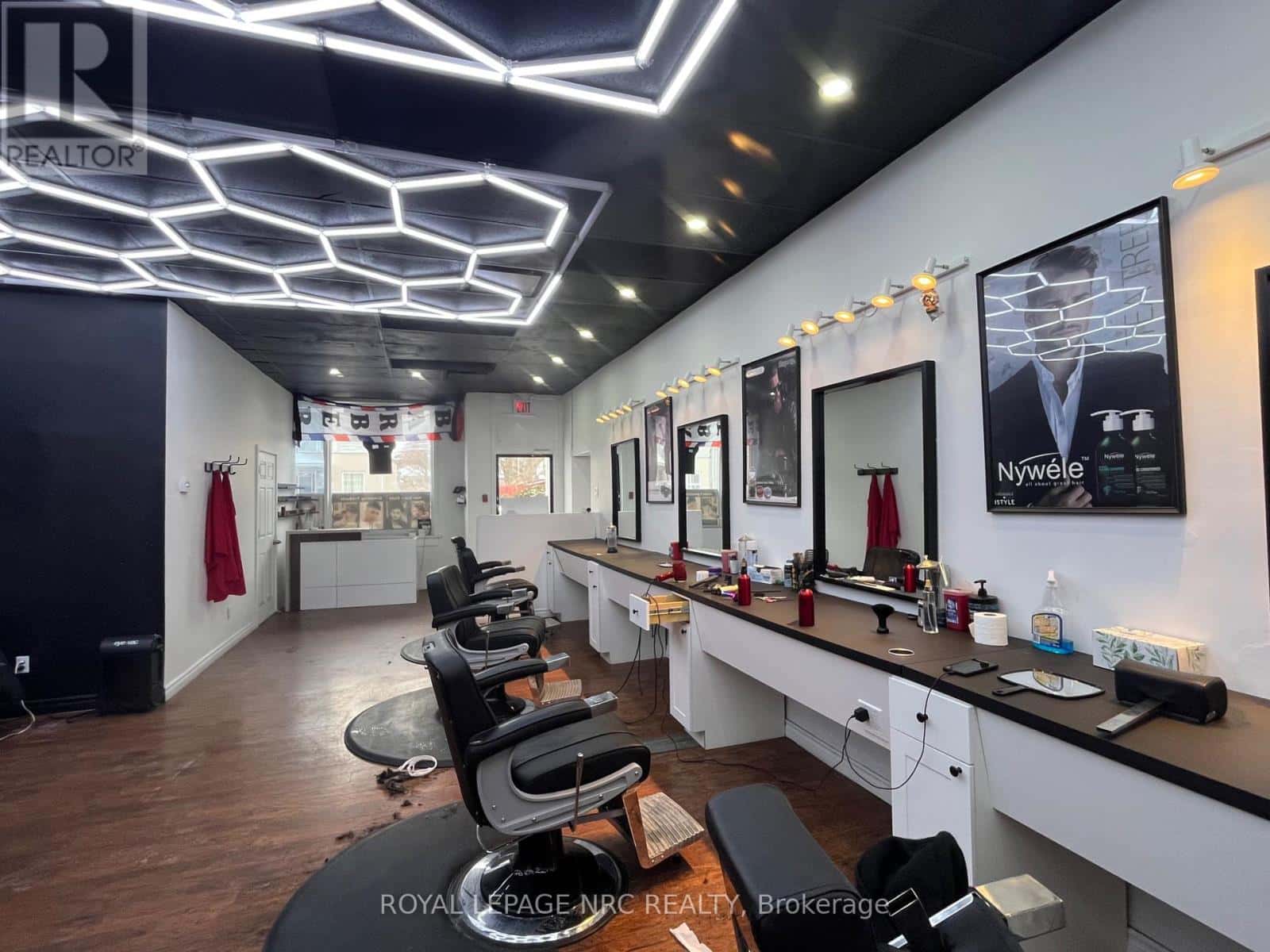 5824 MAIN STREET — Niagara Falls (Hospital) - Photo 4 of 7