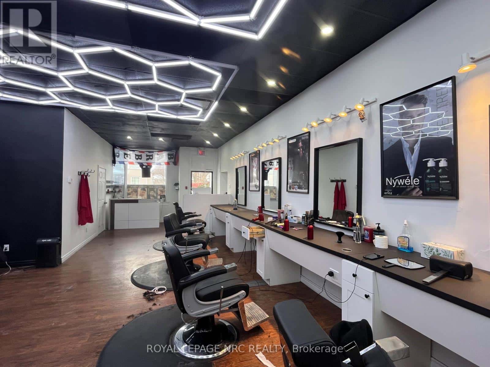 5824 MAIN STREET — Niagara Falls (Hospital) - Photo 3 of 7