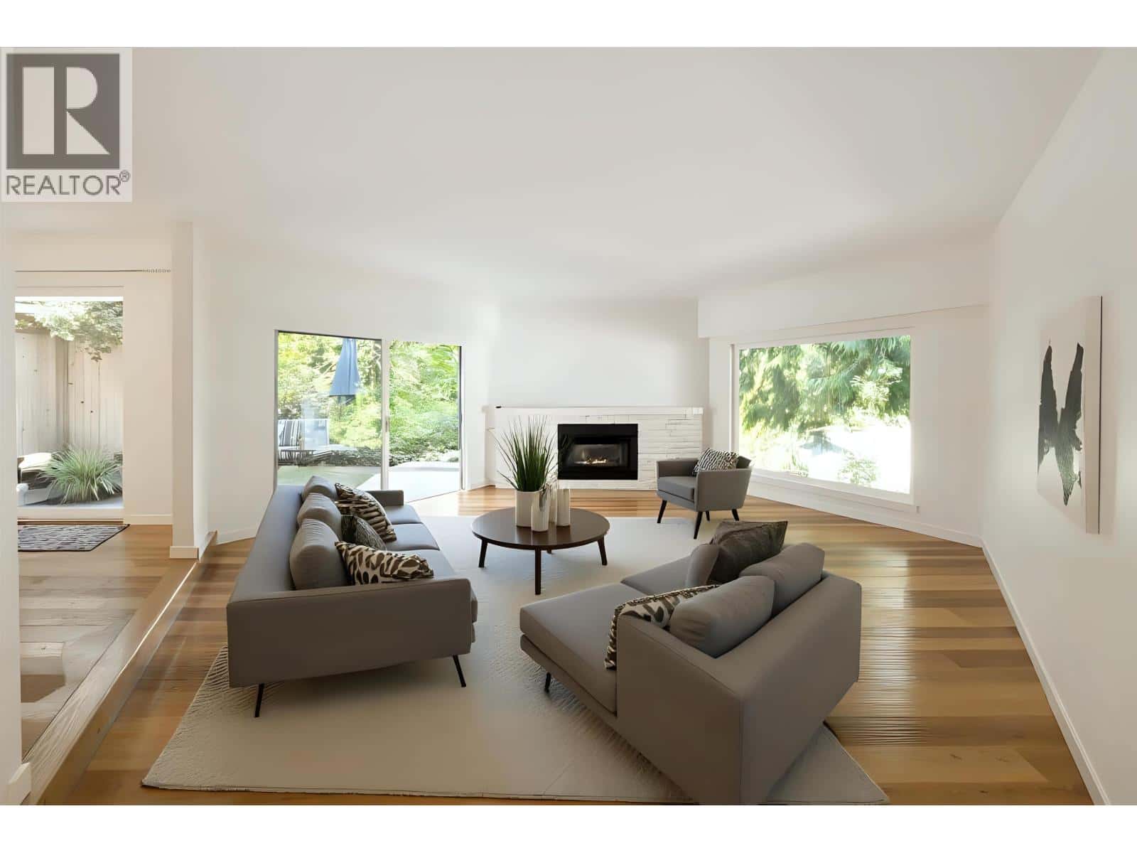 5733 BLUEBELL DRIVE — West Vancouver, British Columbia - Photo 4 of 40