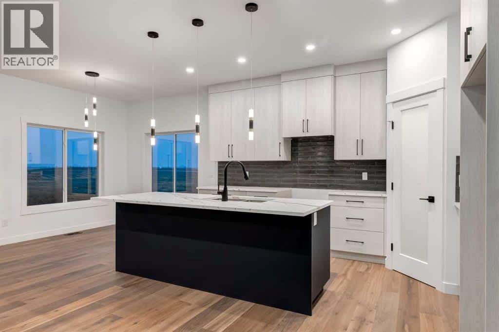 232 Red Tail Ridge SE — High River, Alberta - Photo 4 of 42