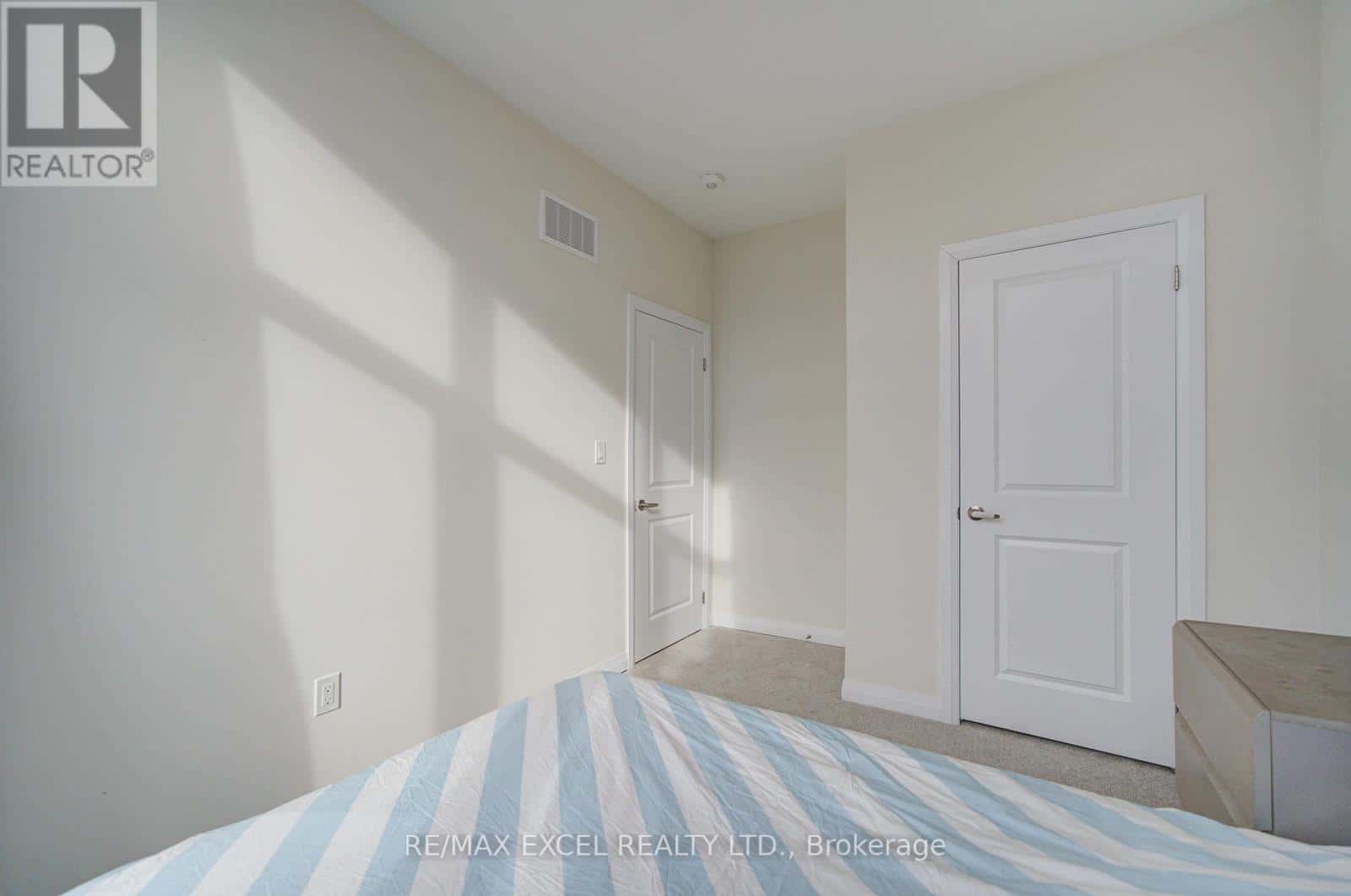 31 MILLMAN LANE — Richmond Hill, Ontario - Photo 4 of 86