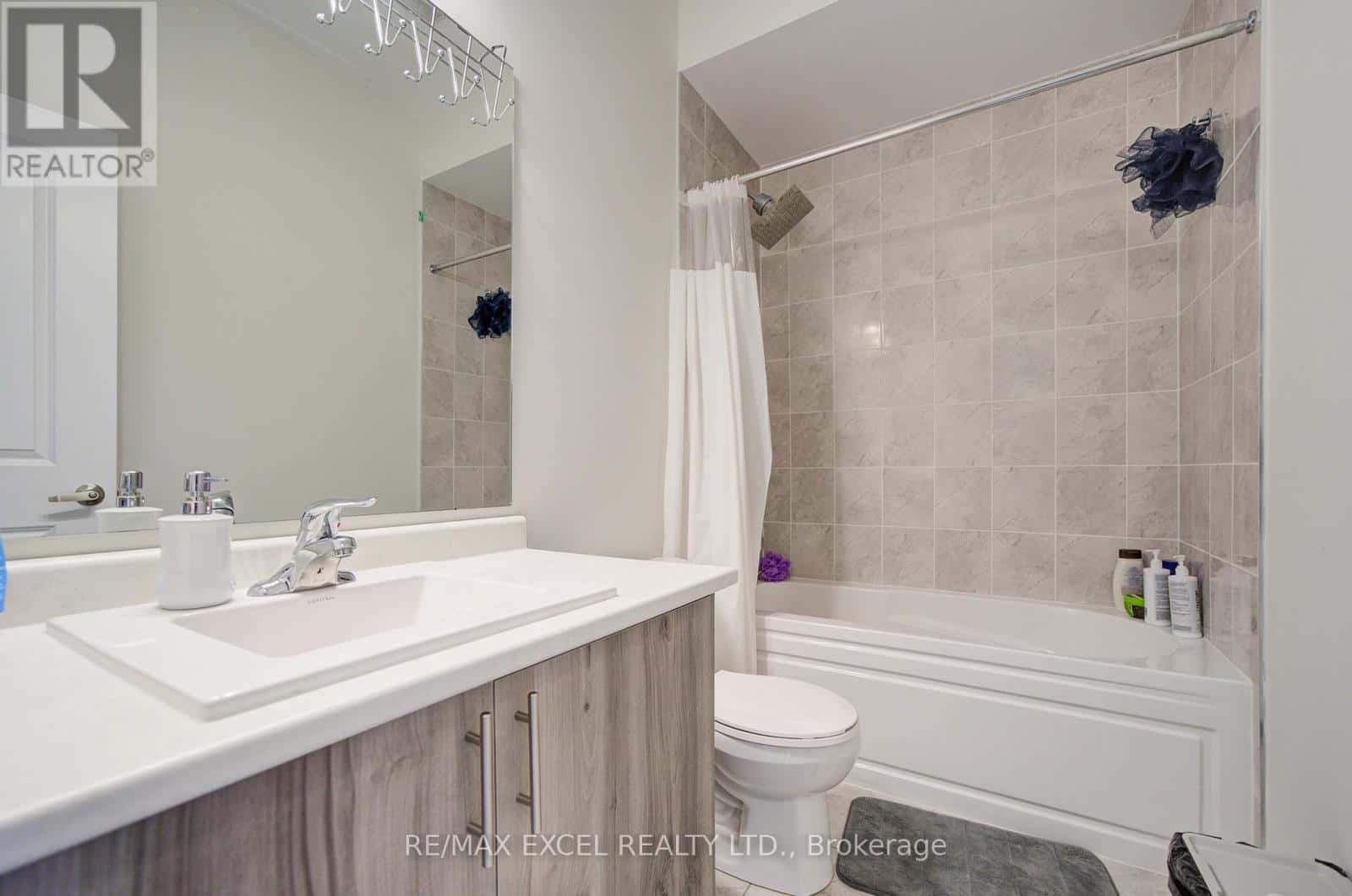 31 MILLMAN LANE — Richmond Hill, Ontario - Photo 5 of 86