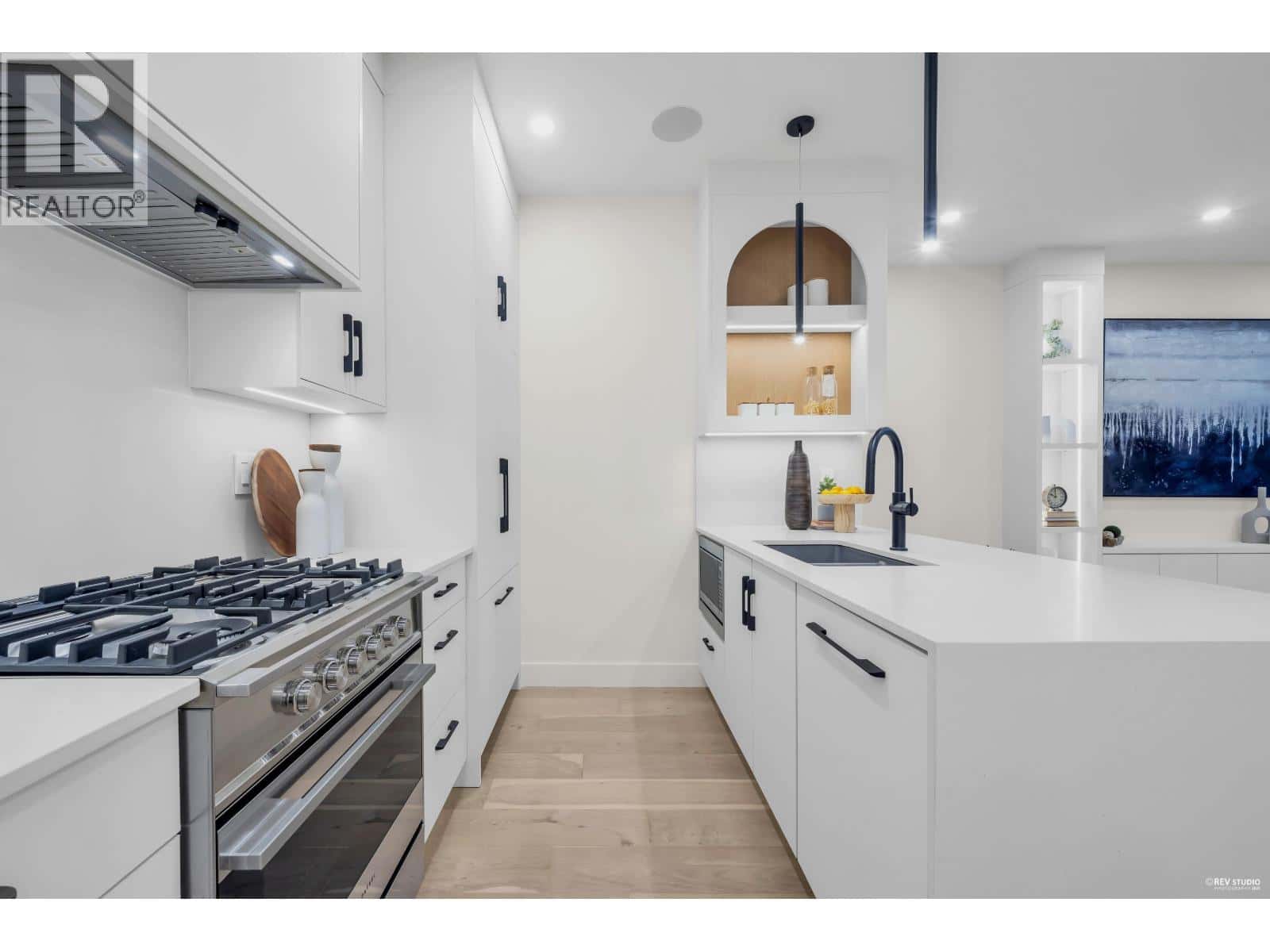 1 65 E KING EDWARD AVENUE — Vancouver, British Columbia - Photo 4 of 29