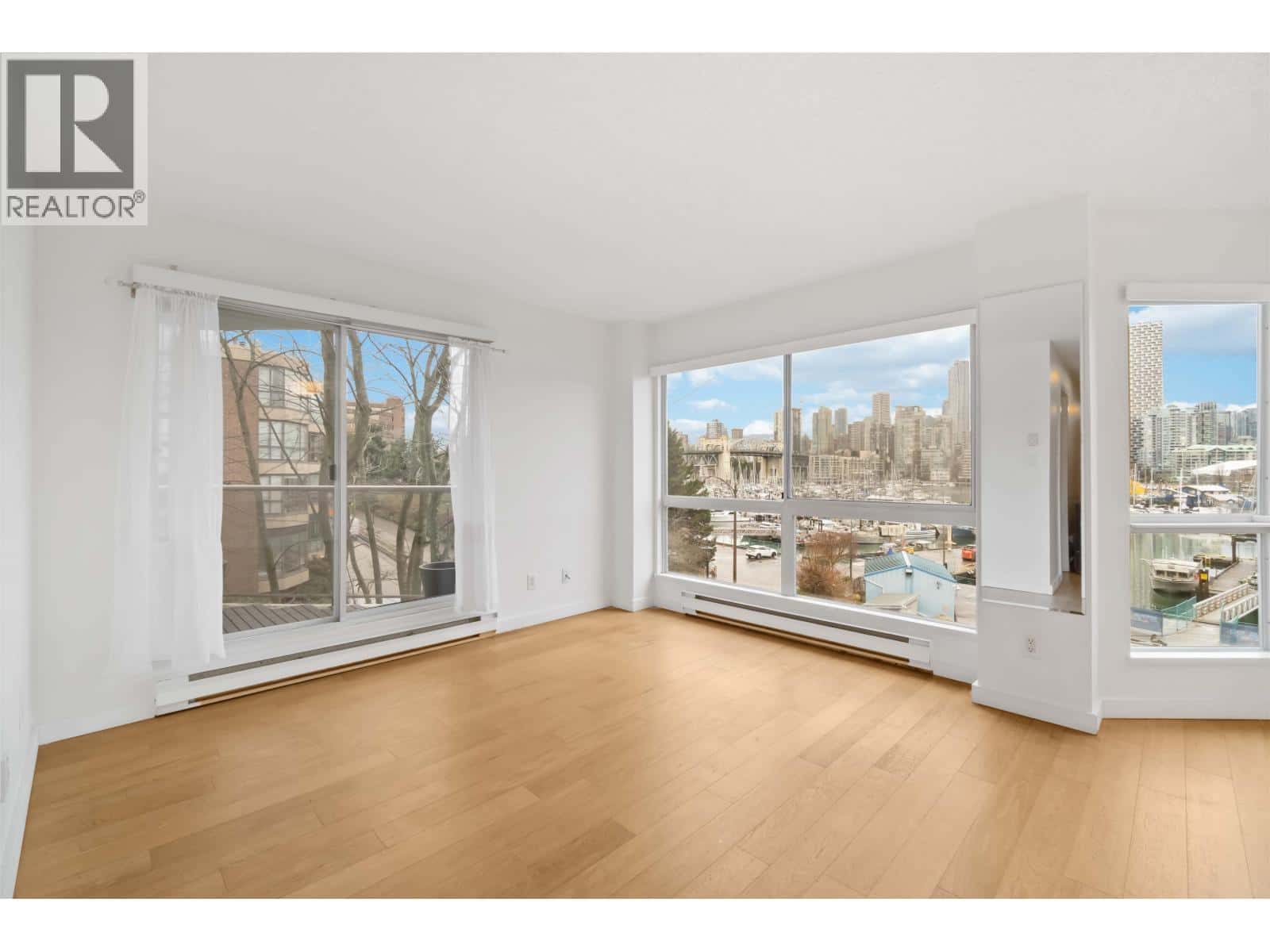 406 1510 W 1ST AVENUE — Vancouver, British Columbia - Photo 2 of 19