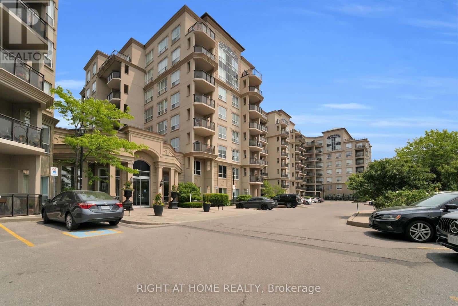 710 - 2 MAISON PARC COURT — Vaughan (Lakeview Estates), Ontario - Photo 2 of 23