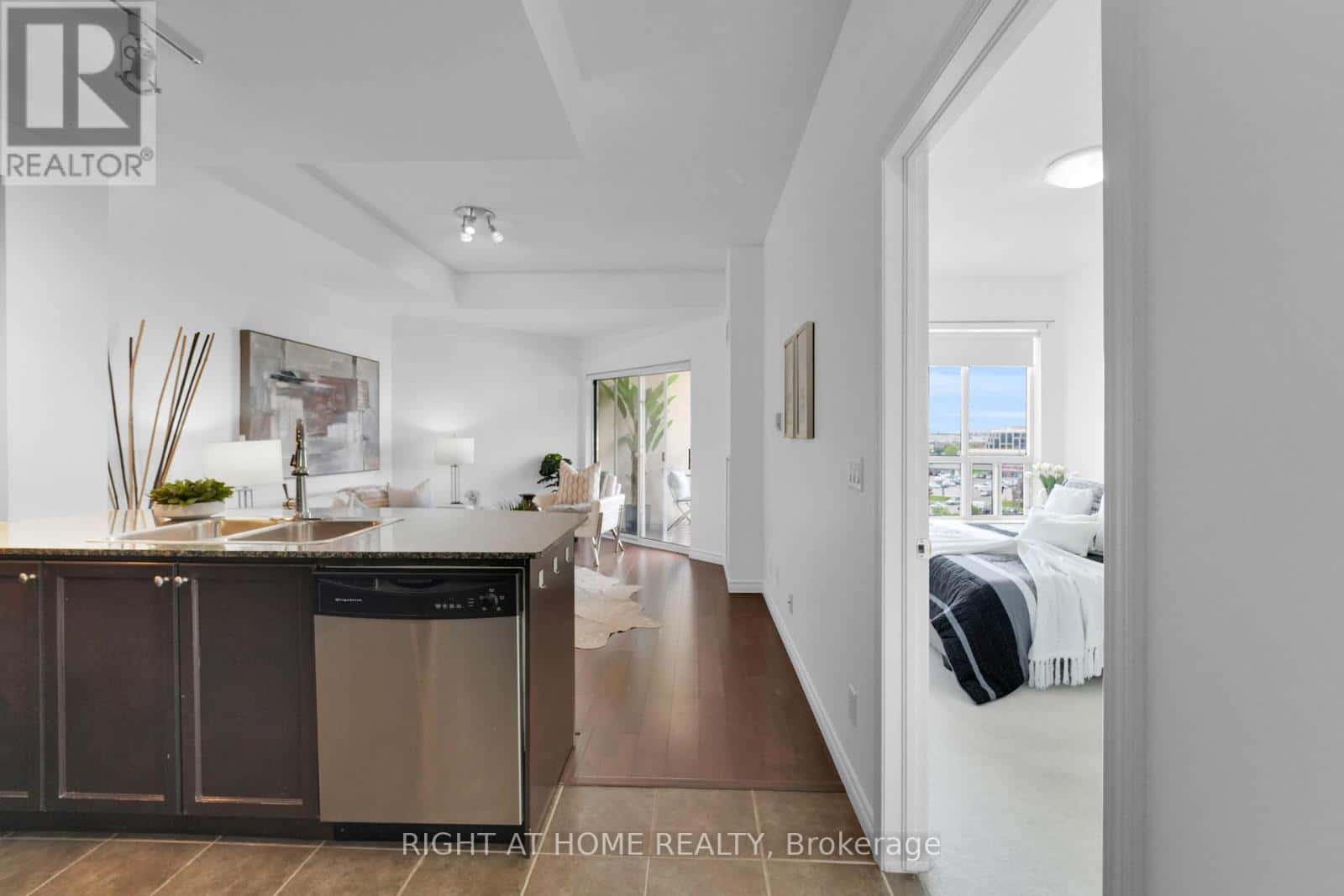 710 - 2 MAISON PARC COURT — Vaughan (Lakeview Estates), Ontario - Photo 5 of 23