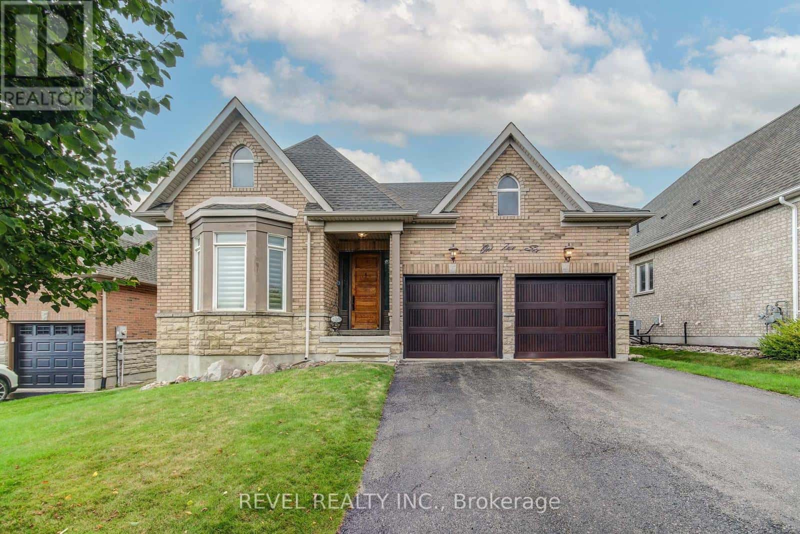 126 ABERFOYLE MILL CRESCENT — Puslinch (Aberfoyle), Ontario - Photo 2 of 30