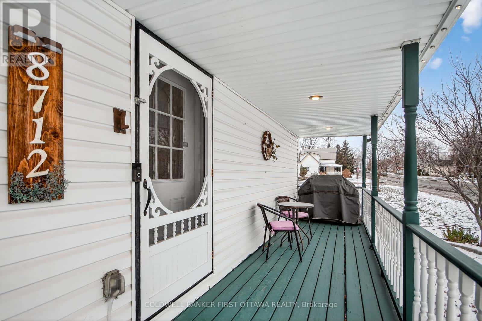 8712 BANK STREET — Ottawa, Ontario - Photo 4 of 33