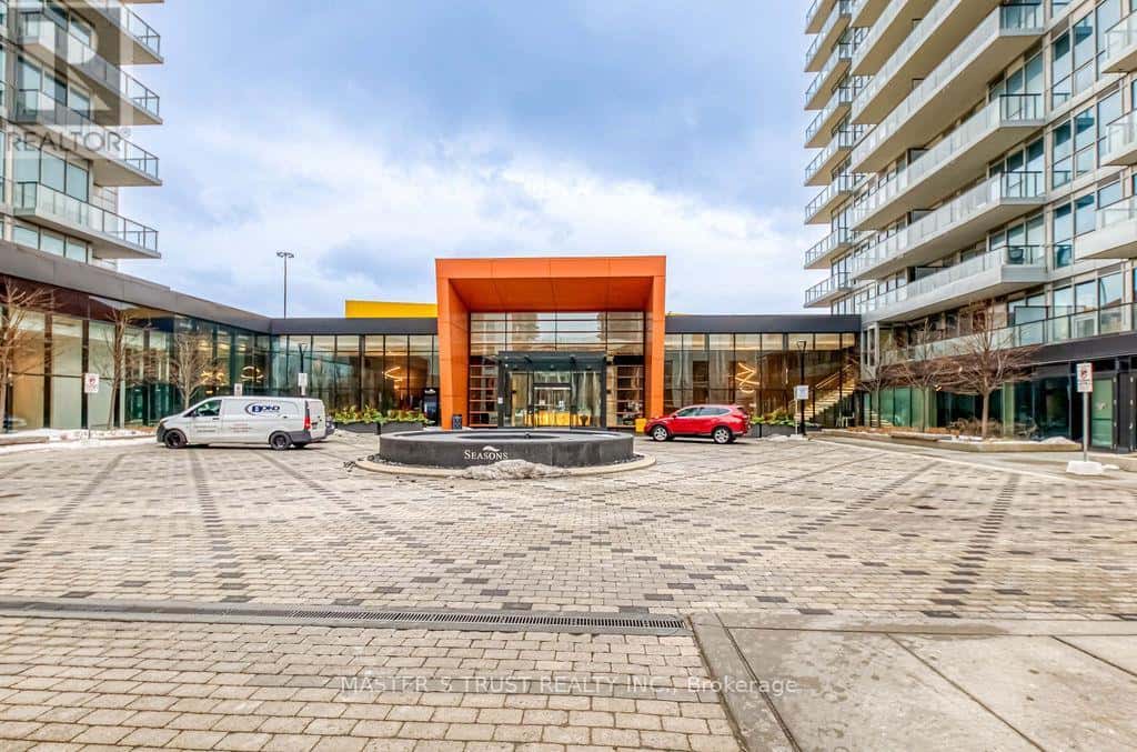 4007 - 95 MCMAHON DRIVE — Toronto (Bayview Village), Ontario - Photo 2 of 42