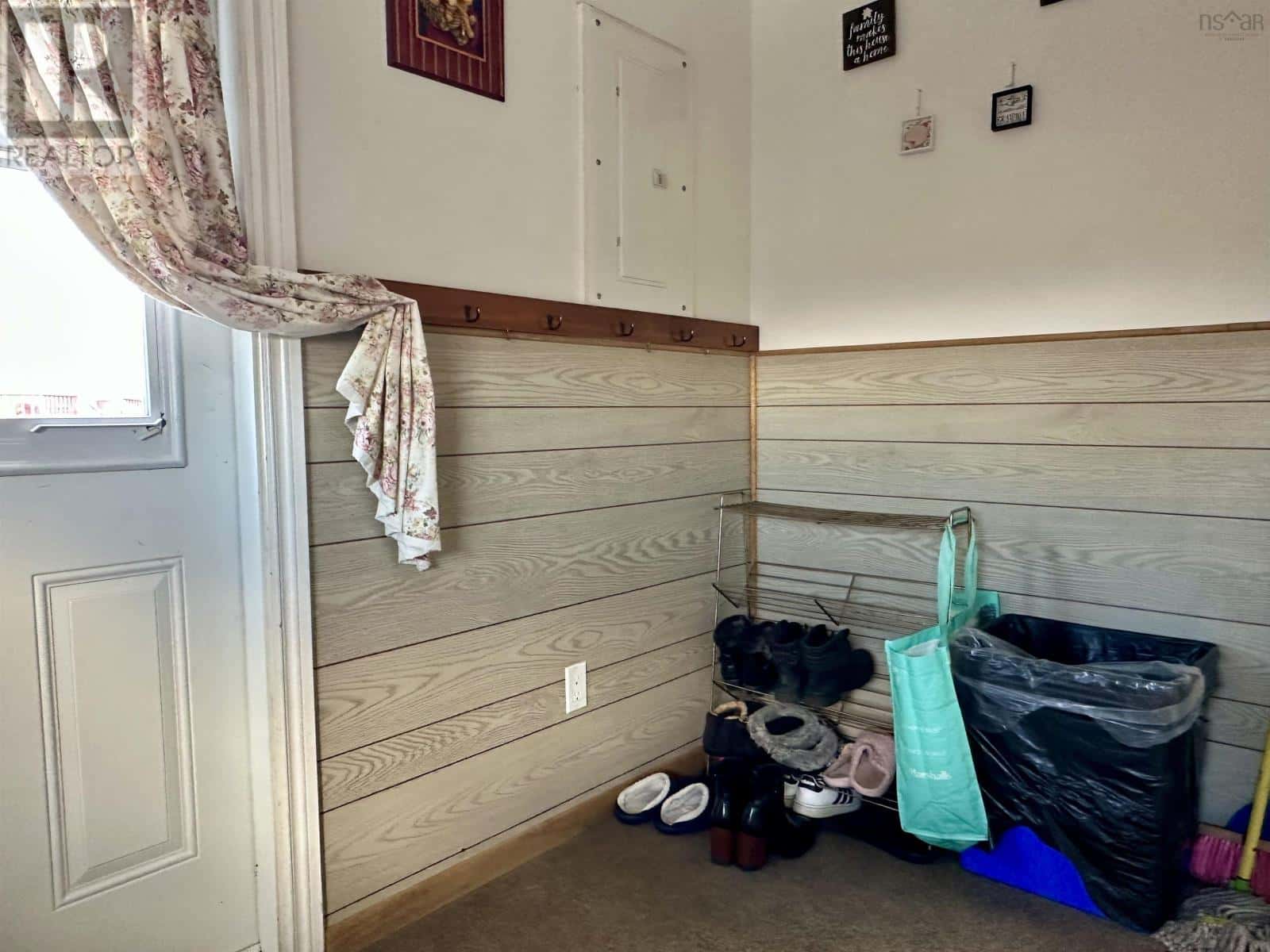 19 Peck Street — Sydney Mines, Nova Scotia - Photo 5 of 20