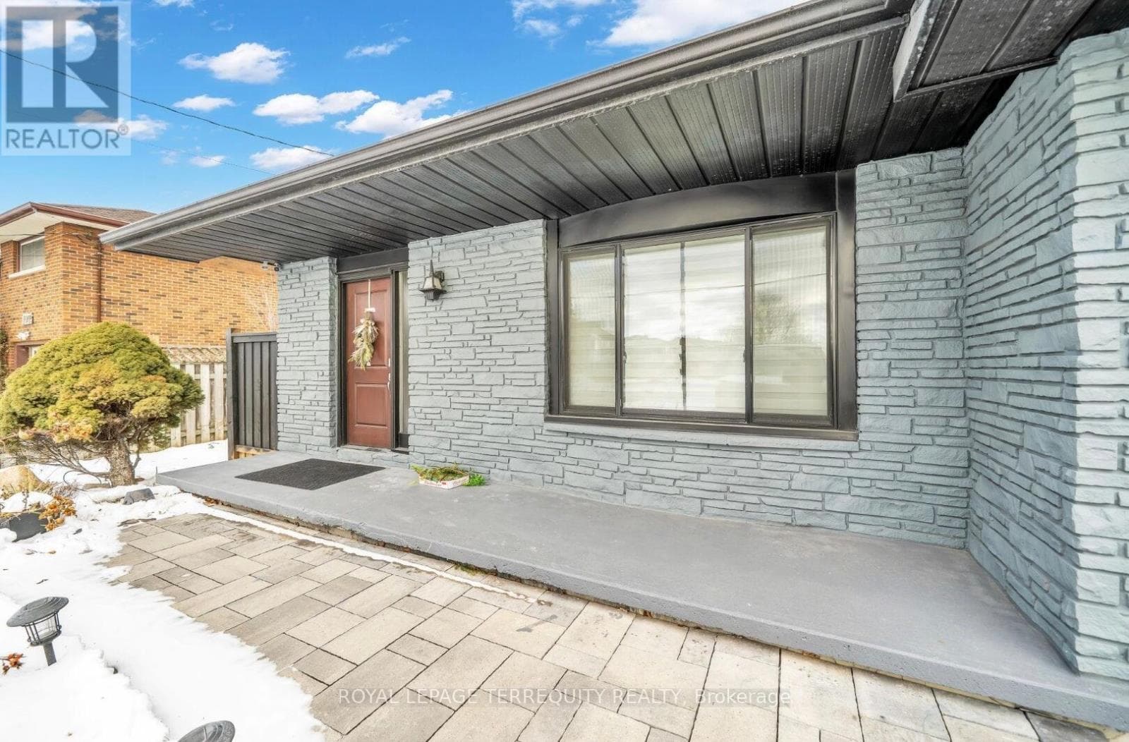 109 THICKSON ROAD S — Whitby (Blue Grass Meadows) - Main photo