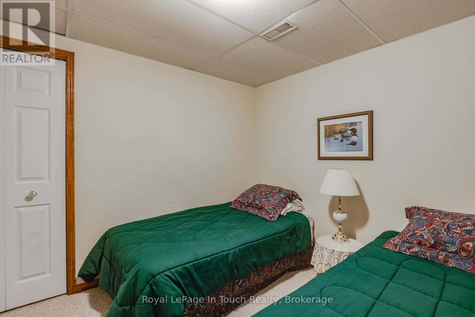 29 MARY JANE ROAD — Tiny (Wyevale), Ontario - Photo 2 of 72