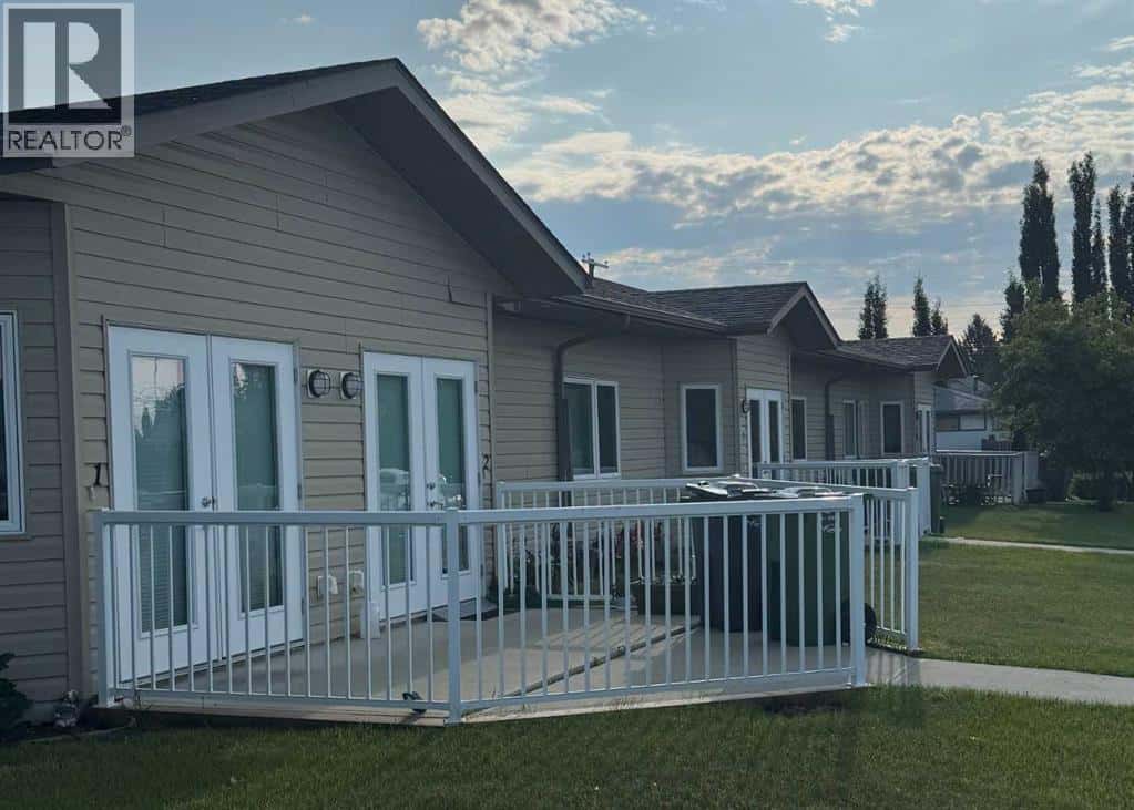 2, 5414 51 Street — Rimbey, Alberta - Photo 3 of 37