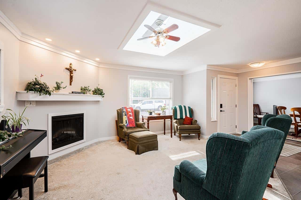 6064 BROOKS CRESCENT — Surrey, British Columbia - Photo 4 of 20