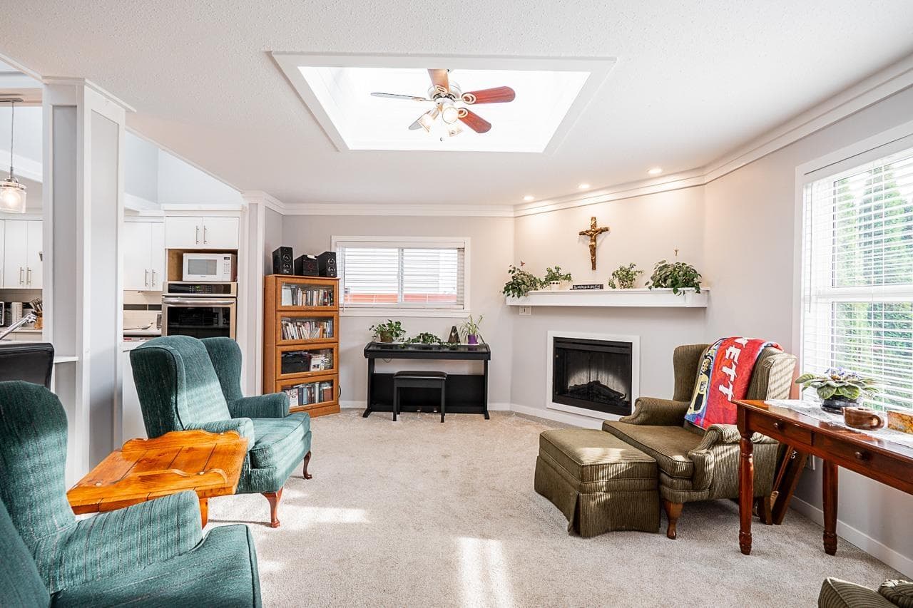 6064 BROOKS CRESCENT — Surrey, British Columbia - Main photo