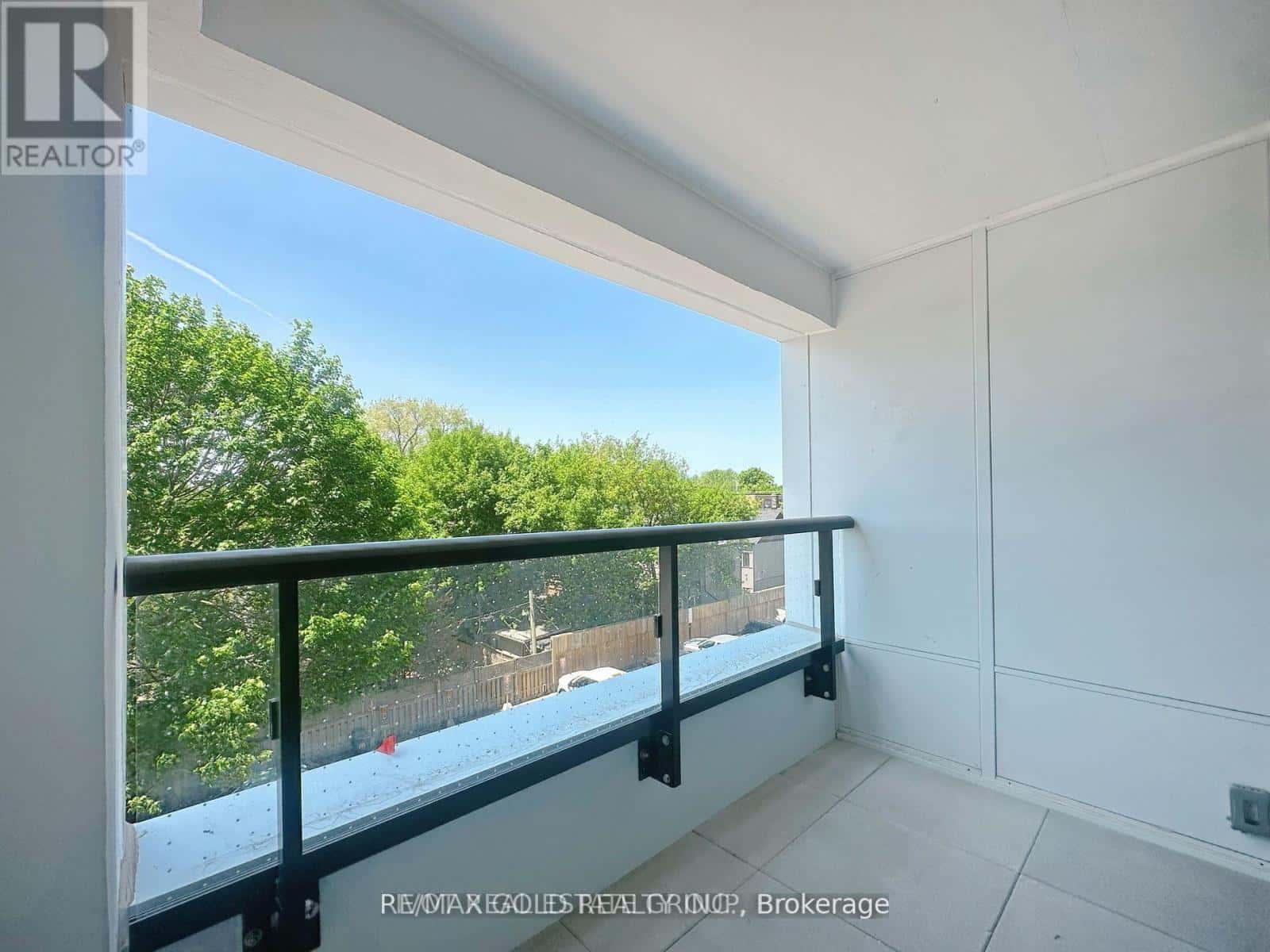 Toronto (Greenwood-Coxwell) — Toronto (Greenwood-Coxwell) - Photo 5 of 8