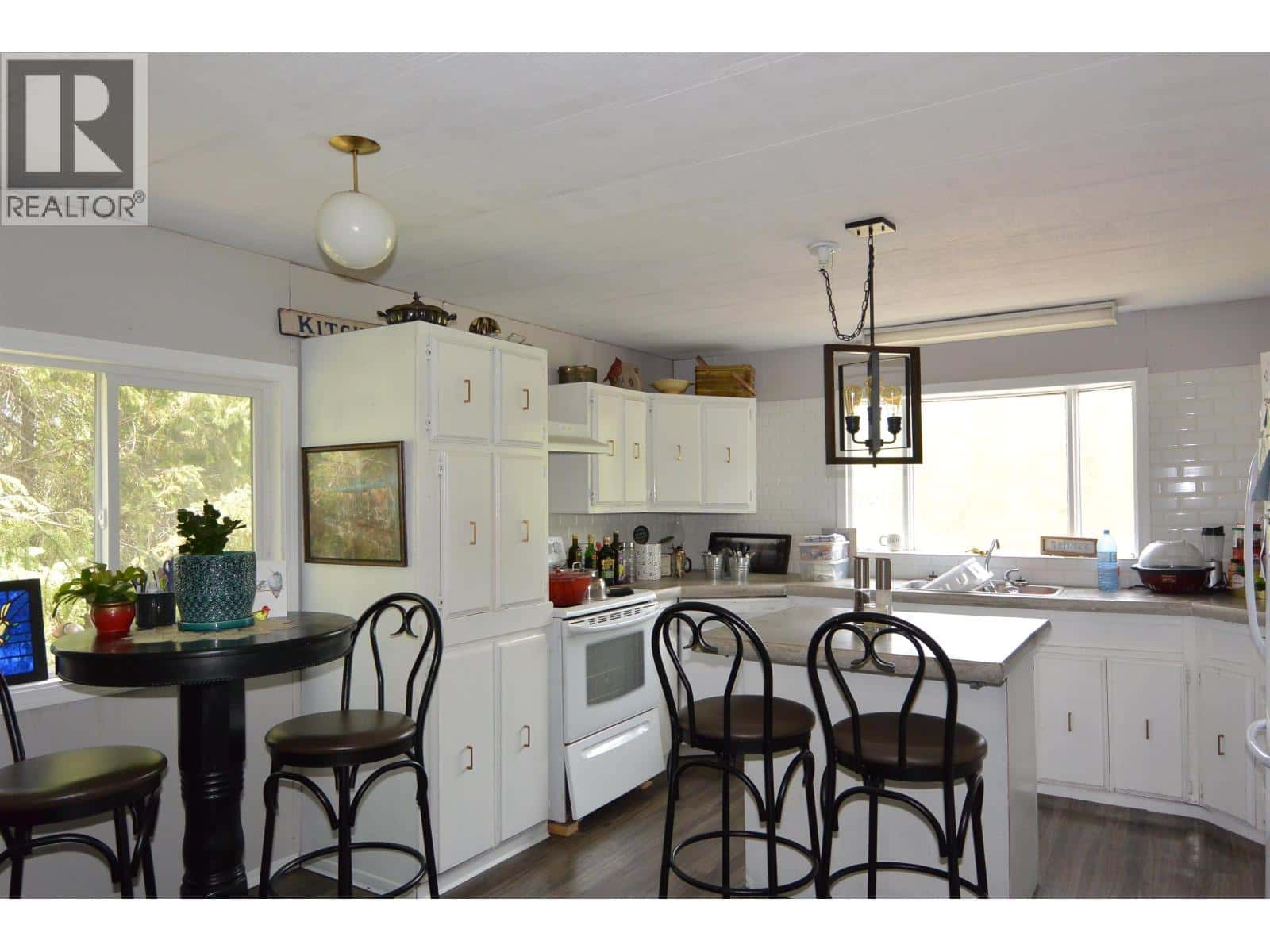 1018 LUND ROAD — Houston, British Columbia - Photo 4 of 27