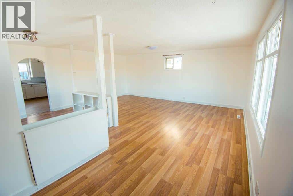 2111 19 Street — Nanton, Alberta - Photo 5 of 11