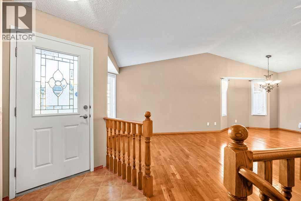 604 Riverside Drive NW — High River, Alberta - Photo 4 of 50