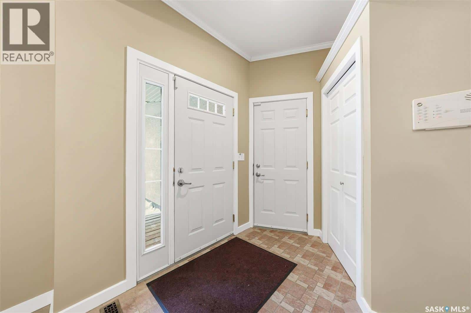 443 Blackburn TERRACE — Saskatoon, Saskatchewan - Photo 3 of 50