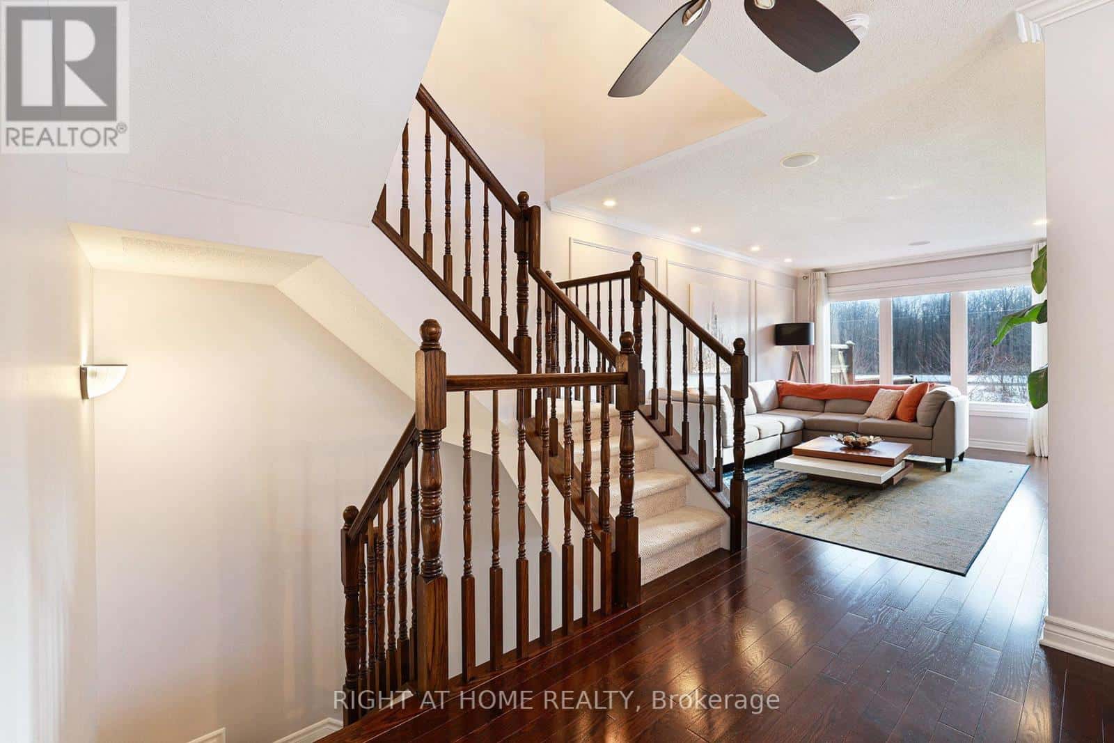 366 FORESTBROOK STREET — Ottawa - Photo 4 of 34