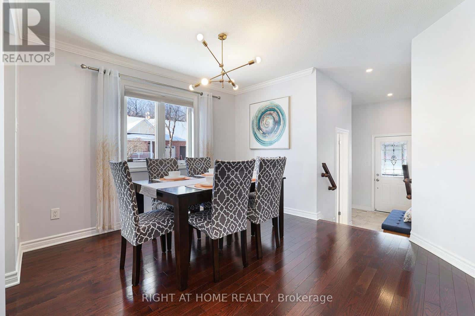 366 FORESTBROOK STREET — Ottawa - Photo 5 of 34