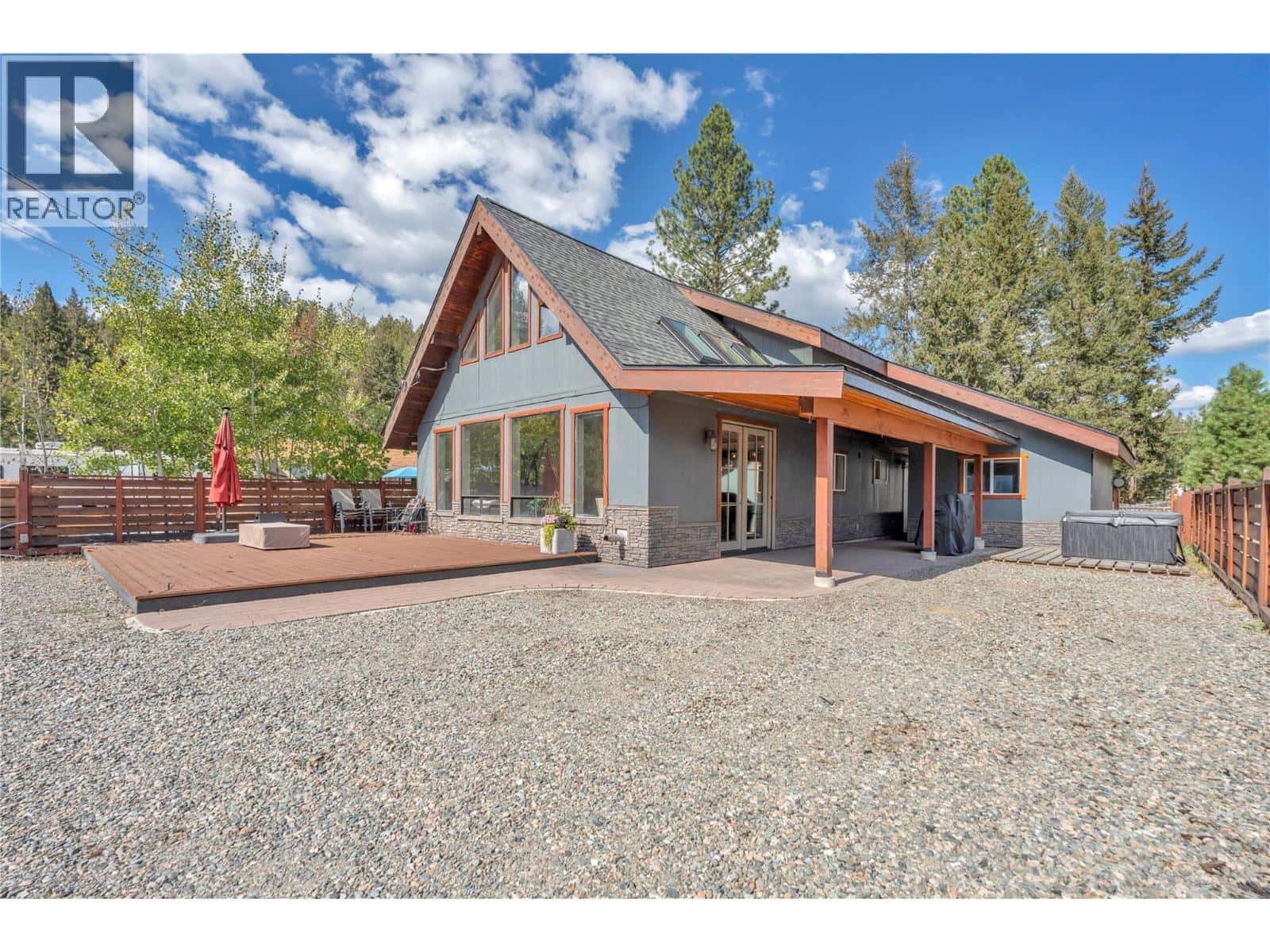 178 2ND Street — Coalmont-Tulameen, British Columbia - Photo 3 of 43