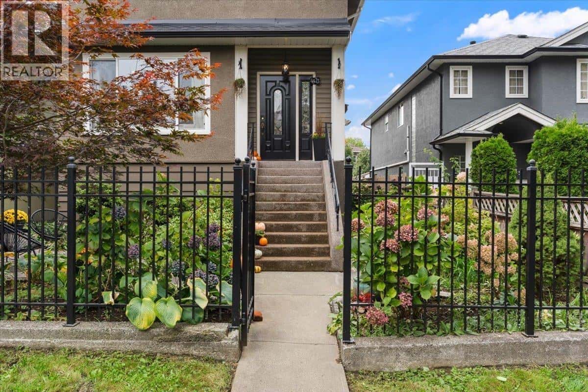 4833 LANARK STREET — Vancouver, British Columbia - Photo 3 of 39