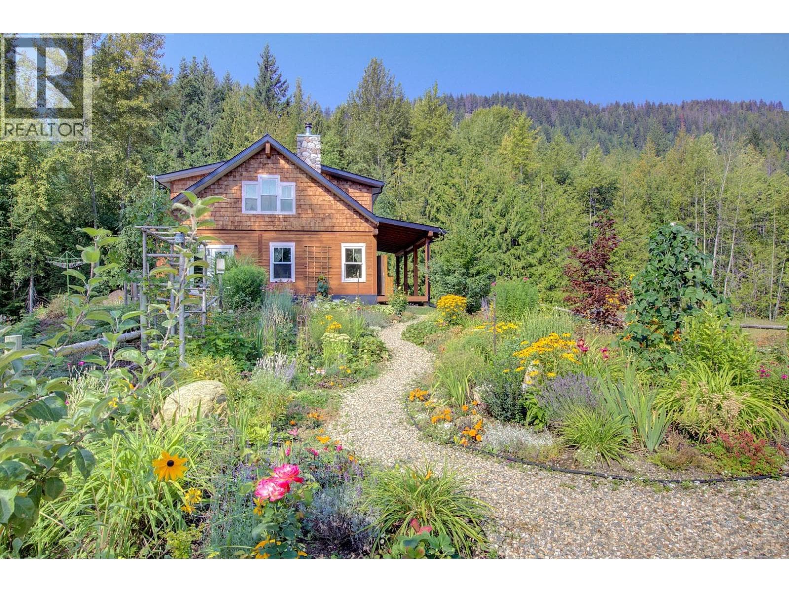 44 Mackenzie Road — Salmon Arm, British Columbia - Main photo