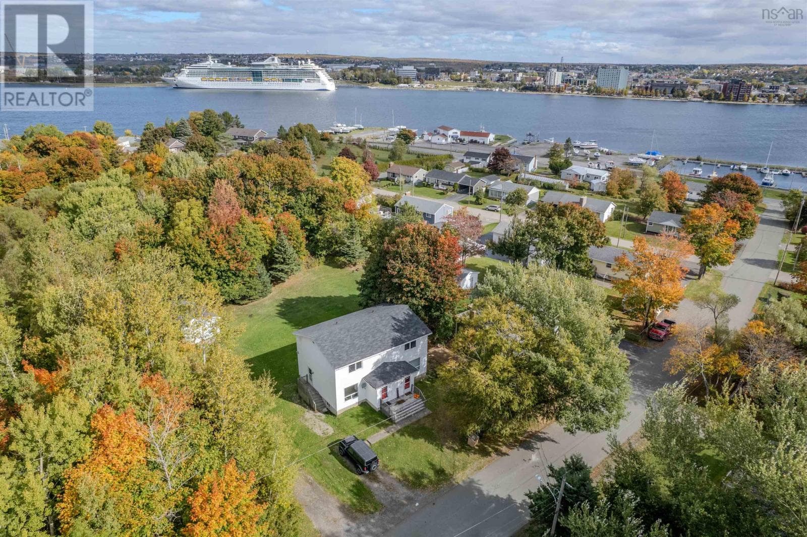 50/52 Myrtle Street — Westmount, Nova Scotia - Main photo