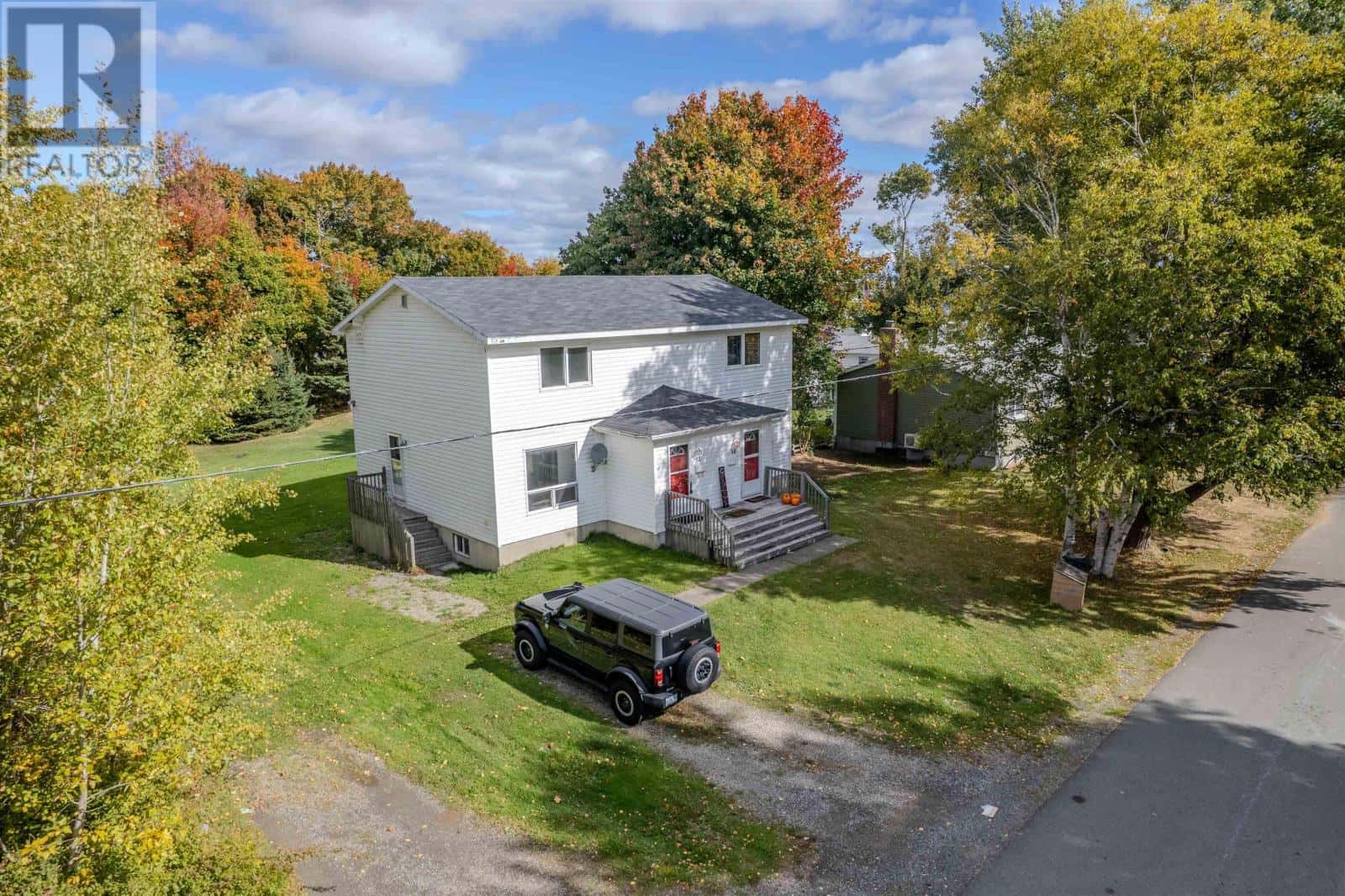 50/52 Myrtle Street — Westmount, Nova Scotia - Photo 3 of 21