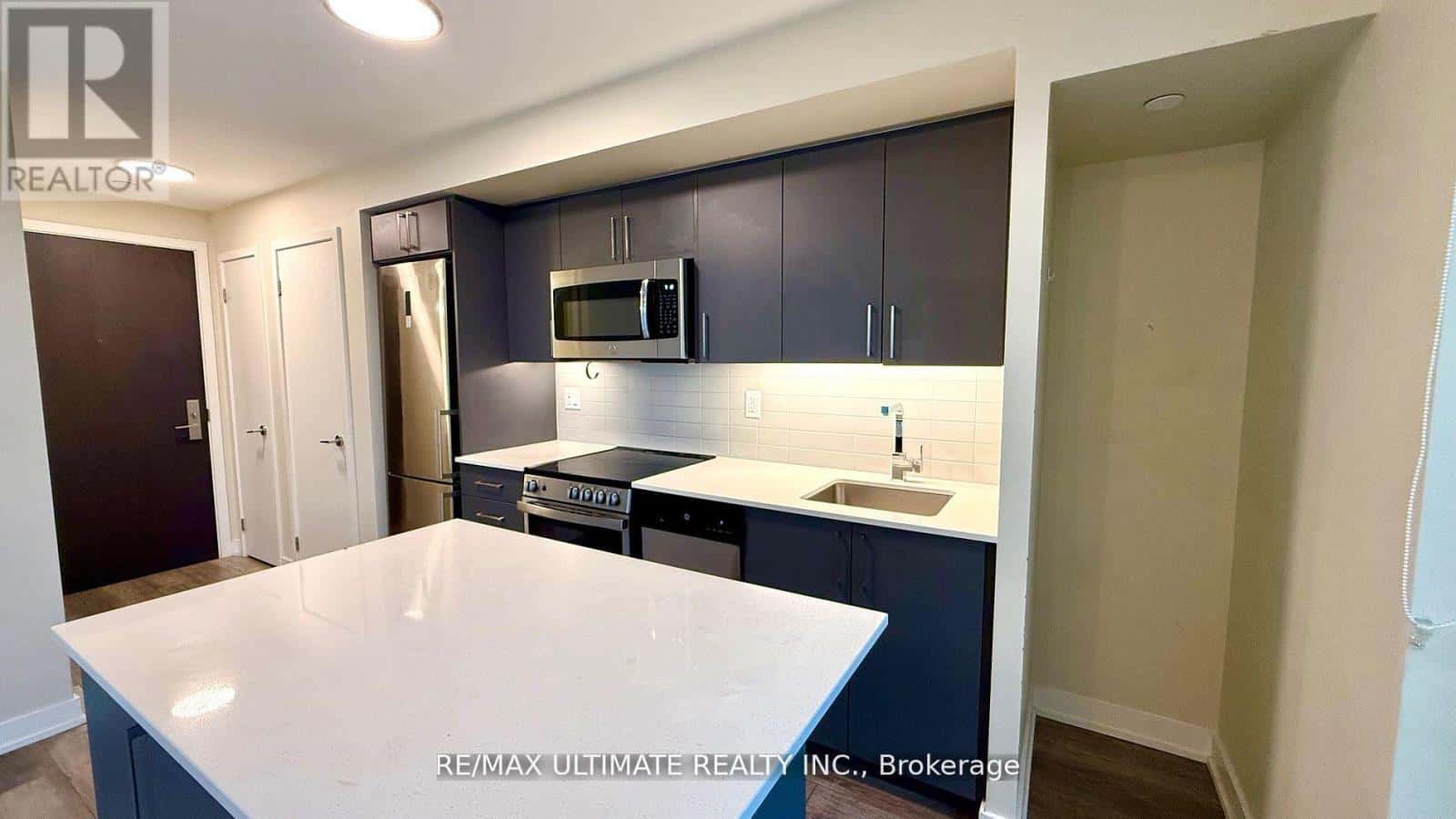 720 - 38 MONTE KWINTER COURT — Toronto (Clanton Park), Ontario - Photo 2 of 64