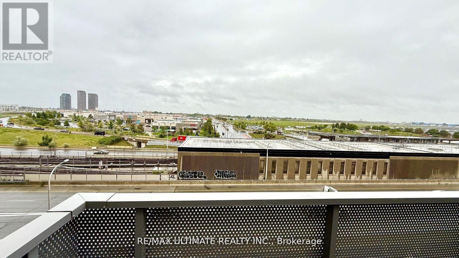 720 - 38 MONTE KWINTER COURT — Toronto (Clanton Park), Ontario - Main photo