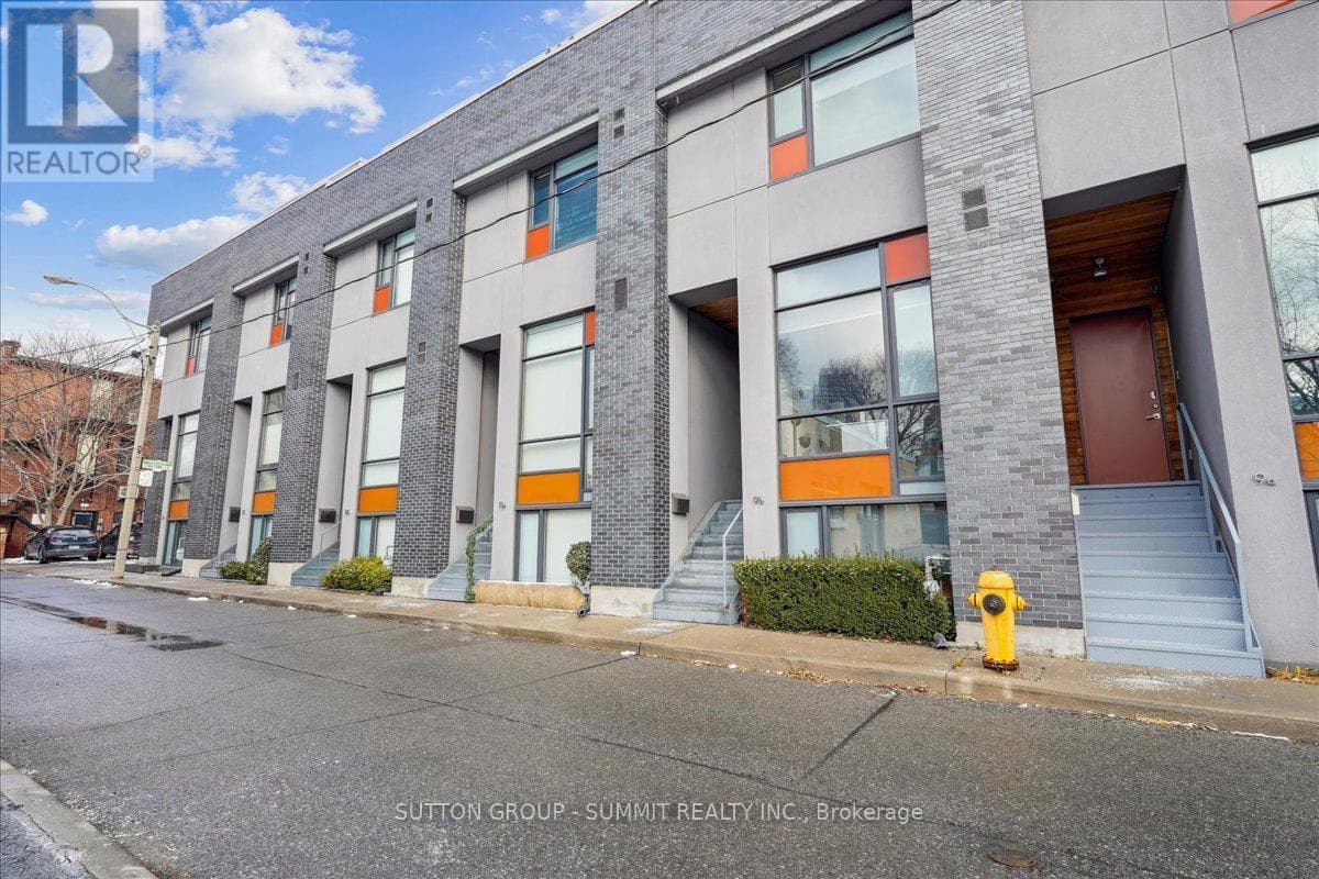 13 GILEAD PLACE — Toronto (Moss Park), Ontario - Main photo