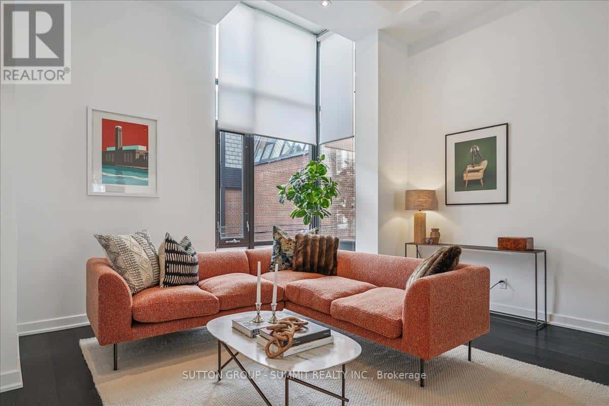 13 GILEAD PLACE — Toronto (Moss Park), Ontario - Photo 4 of 32