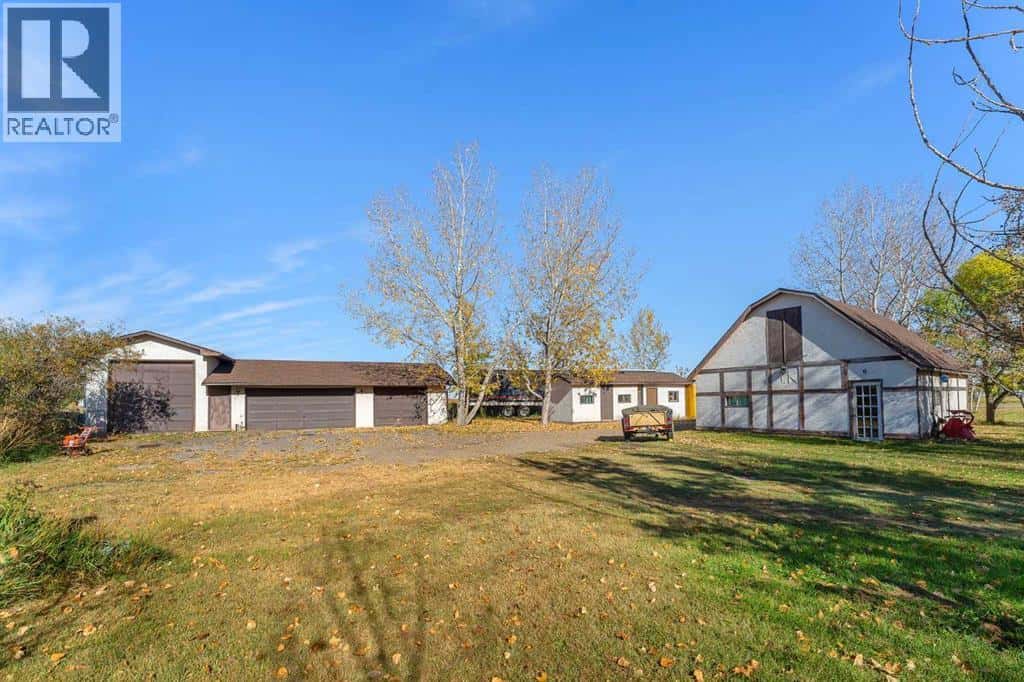 280158 TOWNSHIP ROAD 240 — Chestermere, Alberta - Photo 4 of 49