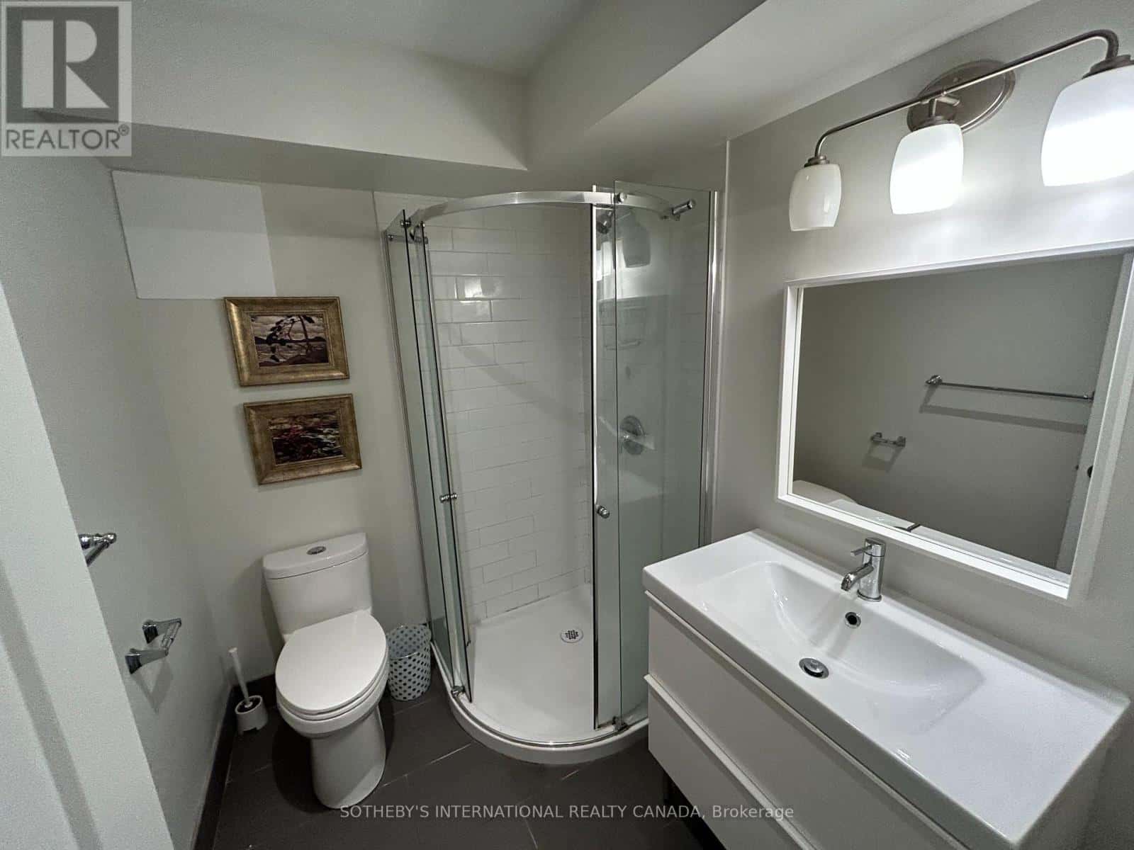 Toronto (Yonge-Eglinton) — Toronto (Yonge-Eglinton) - Photo 5 of 9