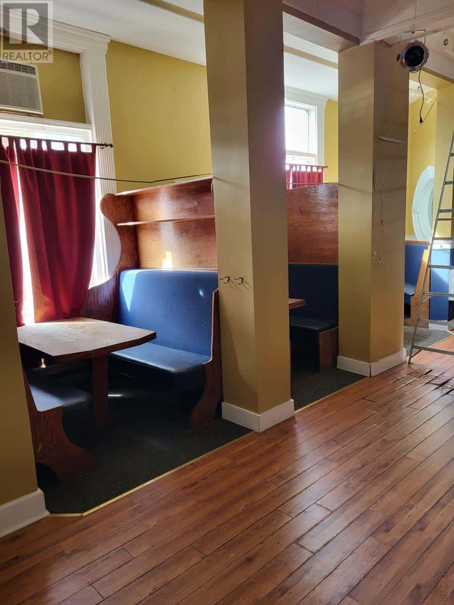 149 Main Street — Liverpool, Nova Scotia - Photo 5 of 16